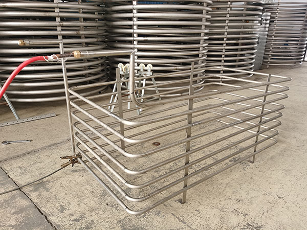 鈦方形盤(pán)管